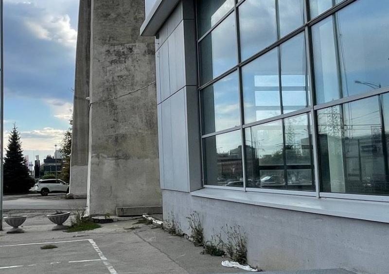 Машины вывезли, а деньги начали возвращать: следователи занялись делом обманутых в автосалоне самарцев