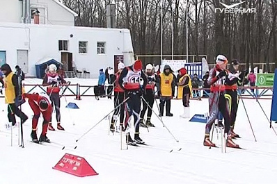 В Самарской области 200 спортсменов вышли на старт чемпионата по лыжным гонкам