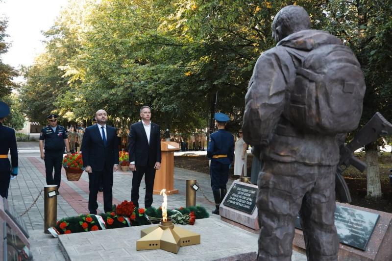 Самарский губернатор передал дроны на передовую и наградил бойцов спецназа