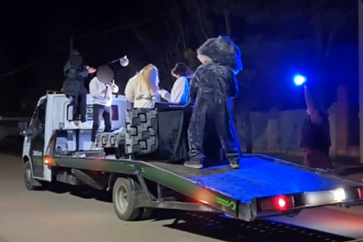 В Кинеле нашли водителя эвакуатора, который катал людей вне кабины