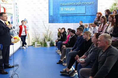 Самарская область и ДНР находятся в братском содружестве: Дмитрий Азаров обсудил дальнейшую работу с делегацией из Снежного на выставке "Россия"