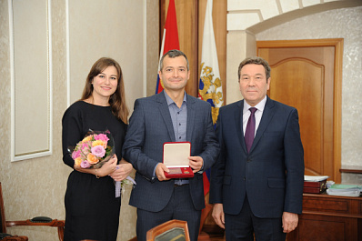 Летчик-герой Дамир Юсупов прибыл в регион