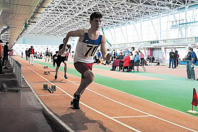 Готовятся к национальным стартам: самарские легкоатлеты провели заключительные в зимнем сезоне областные соревнования