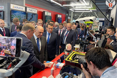 Михаил Мурашко представил самарские медицинские разработки на международной выставке