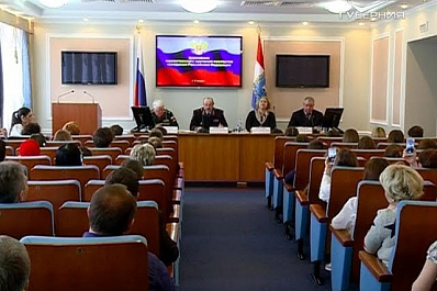 Лучшим школьникам Самары вручили паспорта в доме правительства региона