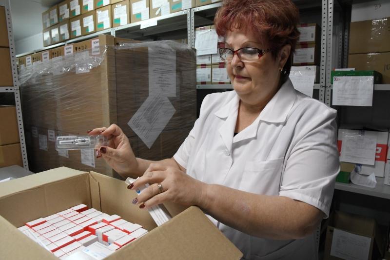 Детскую вакцину от гриппа начали развозить по медучреждениям региона