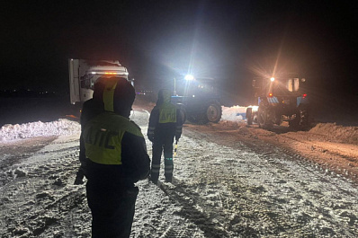 В Самарской области трассу освободили от снежной преграды и восстановили движение