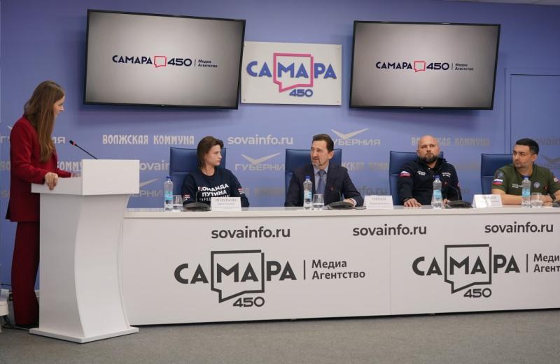 Стало известно, как в Самарской области добровольцы собирают гумгрузы для СВО