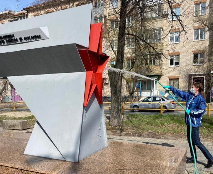 200 памятных мемориалов привели в порядок в регионе активисты "Единой России"