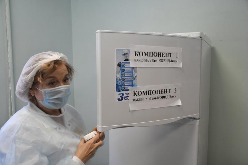Производство российской вакцины "КовиВак" увеличат до полумиллиона доз