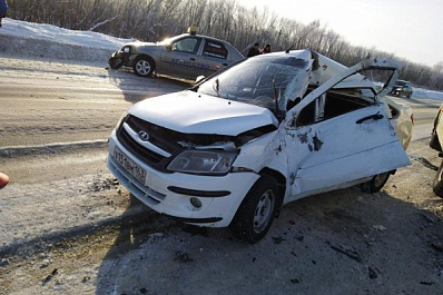 В Самарской области девочка попала в больницу из-за столкновения "Гранты" с автобусом