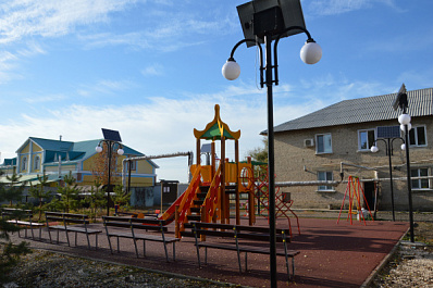 В Сызранском районе появилась современная детская площадка