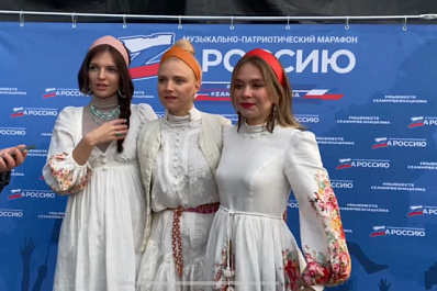 "Спасибо за жаркий приём в Самаре": группа "Фабрика" выступила на патриотическом концерте на пл. Куйбышева