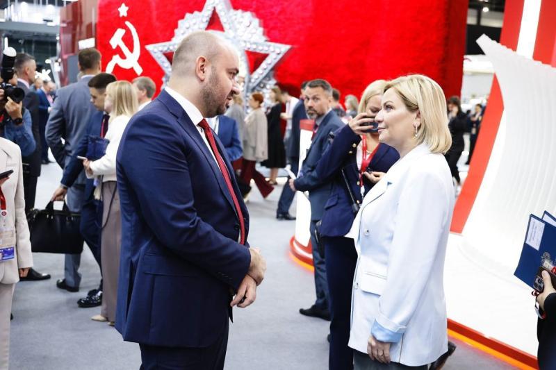 Губернатор Федорищев: "По итогам второго дня ПМЭФ Самарская область заключила инвестиционные соглашения на сумму более 185 млрд рублей"