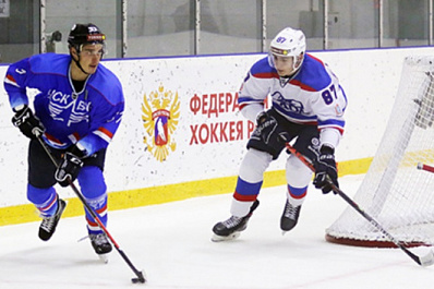 "Лада" победила ЦСК ВВС в областном хоккейном дерби