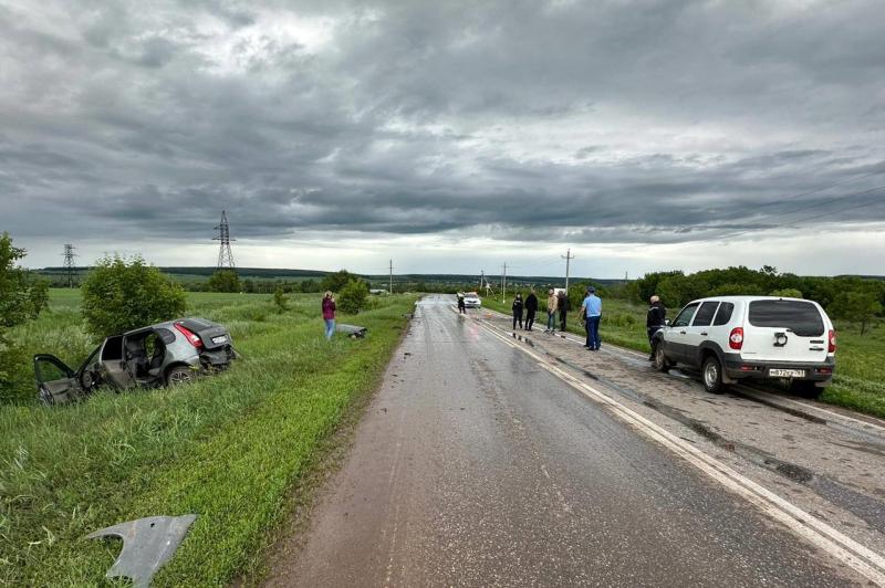 На трассе в Самарской области в массовом ДТП погибли 3 человека