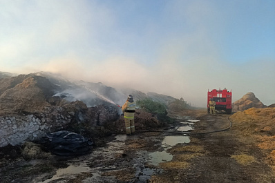 В Самарской области потушили 100 "квадратов" соломы
