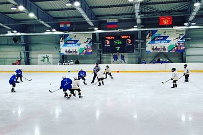 Самарские мальчишки выходят на лед: стартовали городские соревнования по хоккею 