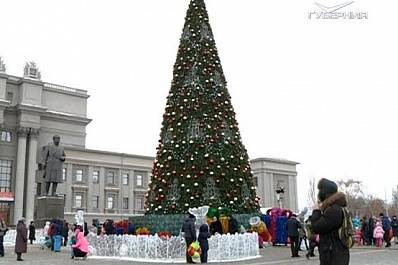 Рождественские гуляния на площади им. Куйбышева собрали сотни горожан и гостей областной столицы