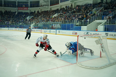 С большим прицелом: успешное выступление "Лады" поможет клубу вернуться в Континентальную хоккейную лигу