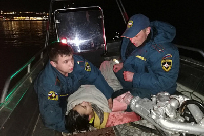 Из Волги спасли 23-летнюю девушку в шоковом состоянии