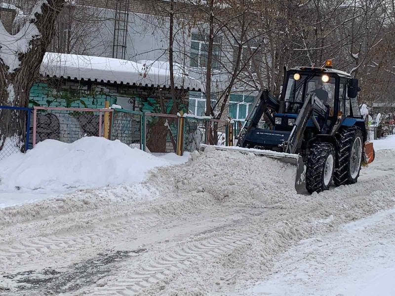 Дорожникам Самары поручили вывозить за сутки 8 тысяч тонн снега