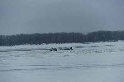 Застрявшие во льдах судна на воздушной подушке помешали открыться переправе «Самара-Рождествено»