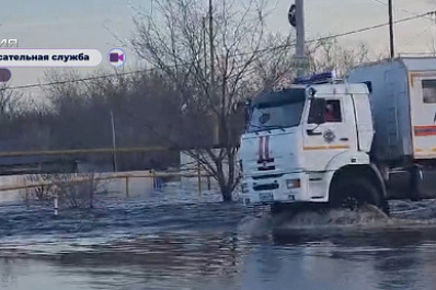 Видео: как спасатели эвакуируют людей и животных в подтопленных селах Самарской области