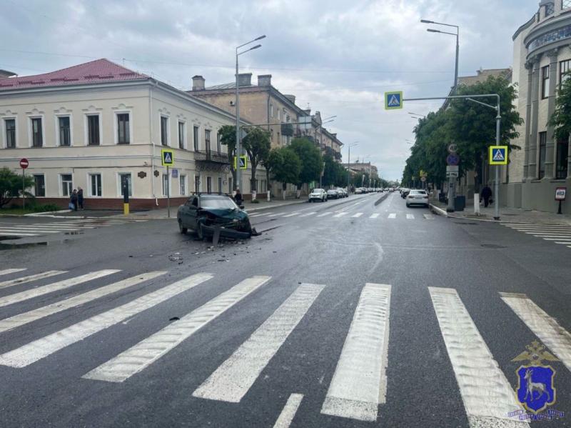 В Самаре "четырнадцатая" разбилась о тягач Sitrak