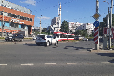 В Самаре на проспекте Ленина встали трамваи