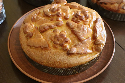 В женском монастыре прошел мастер-класс по приготовлению покровского каравая