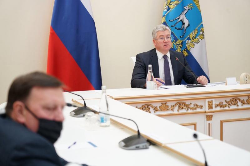 От муниципалитетов Самарской области потребовали обеспечить расчистку кровель от наледи