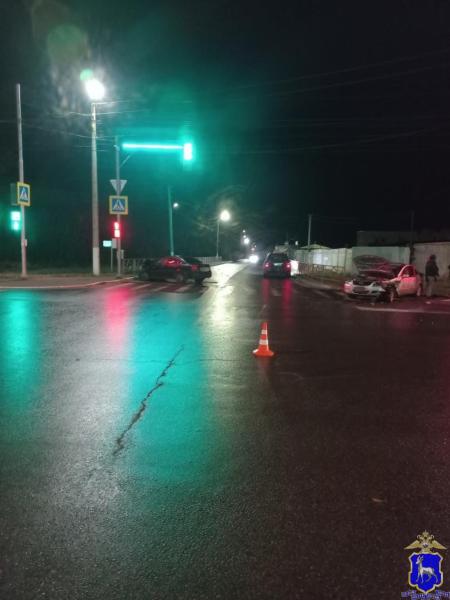 В Самарской области пенсионерка на "пятерке" врезалась в КамАЗ