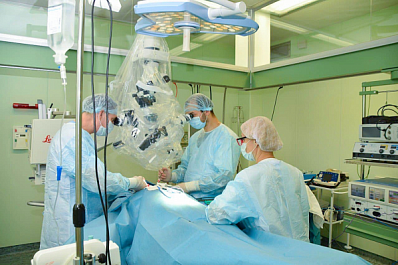 В Самарском онкодиспансере появился новый микроскоп для проведения сложных операций