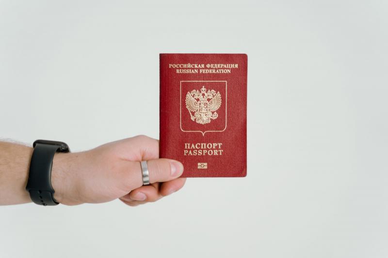 В России планируют выдавать электронные паспорта с января 2023 года