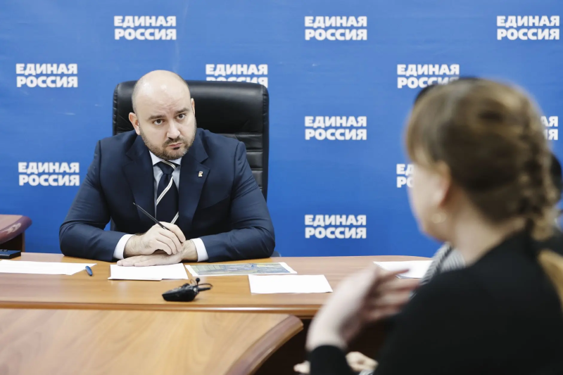 Модернизация инфраструктуры ЖКХ, развитие спорта, поддержка ветеранов СВО: Вячеслав Федорищев провел прием граждан