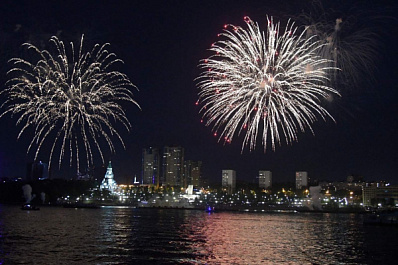 Салют Победы прогремел в Самаре