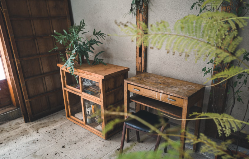 Винтаж в тренде: россияне все чаще интересуются мебелью с историей