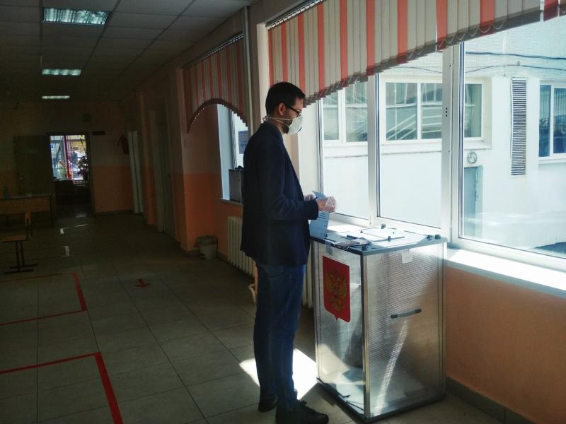 Фото: как выстроены меры безопасности на избирательных участках в Самарской области