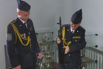 Школы Самары получили макеты автоматов