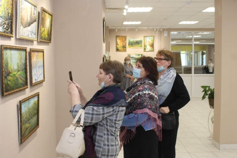 В Октябрьске открылась художественная выставка "Природа России" 