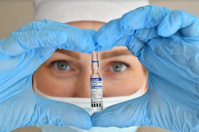 Сербия произвела 2 млн доз российской вакцины "Спутник V"