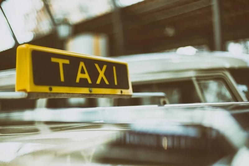 С 15 апреля агрегатор такси "Ситимобил" прекратит свою работу