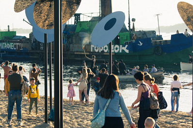 На самарской набережной после грозы продолжается "ВолгаФест"