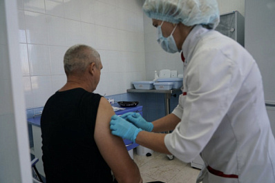 Мобильные пункты вакцинации в Тольятти: за выходные привились более ста человек