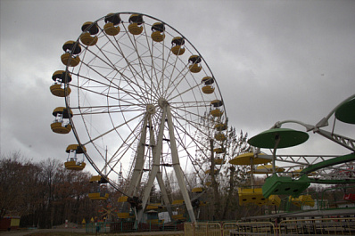 В Самаре в парке Гагарина демонтируют колесо обозрения
