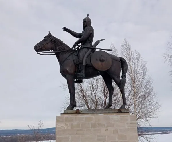 В Ширяеве установили памятник основателю Волжской Булгарии