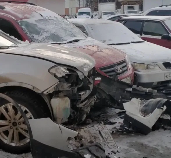 В Тольятти пьяный автомойщик угнал Mazda CX-5 и разбил пять авто