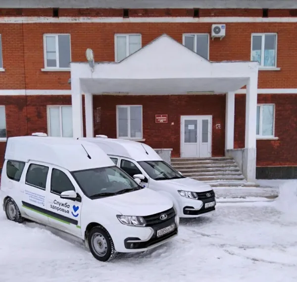 Оперативно и с комфортом: медработники оценили обновленный автопарк больницы Елховского района