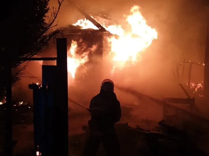 В Шигонском районе горело заброшенное здание 12 октября